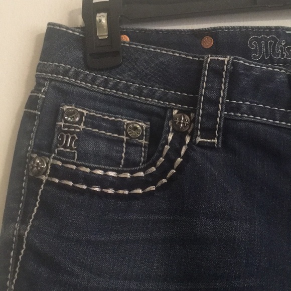 🤩 Miss Me Boot Cut Jeans 👖 Size 26x32 Like New! - Picture 4 of 10